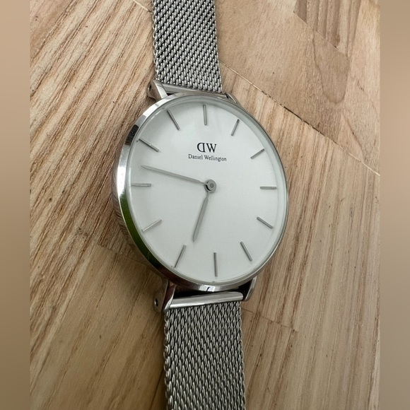 Daniel Wellington classic ladies stainless steel minimal dress watch NEW BATTERY - Picture 2 of 9